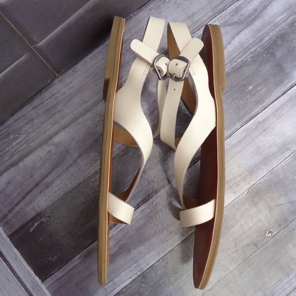 SIZE 8. LUCKY BRAND leather strappy sandals. - Picture 13 of 16
